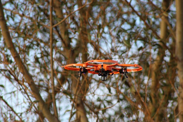 drone-1007335_640