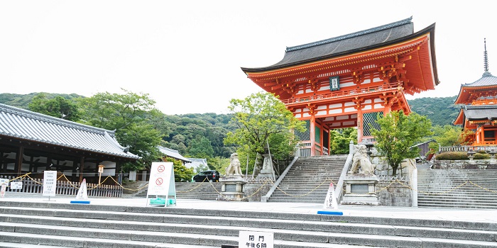 清水寺の住職は儲けてそう