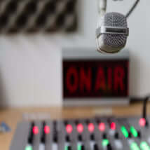 ラジオ局やネットラジオに出演するラジオパーソナリティのなり方は？